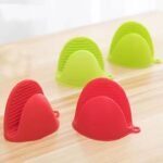 KIN Multicolor Silicon Kitchen Linen Set or Pot Holder. (Pair of 1)